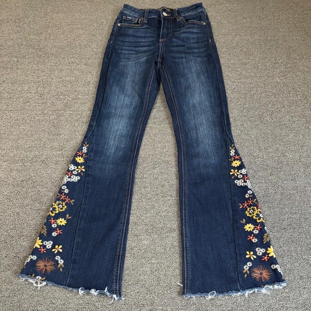 Ashley Mason Premium Floral Embroidered Flare Jeans Dark Wash Raw Hem Size 00/23